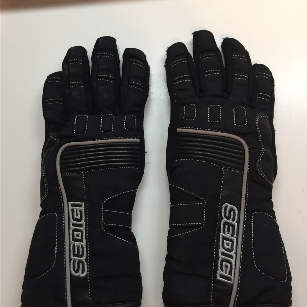 Women’s cool weather motorcycle gloves